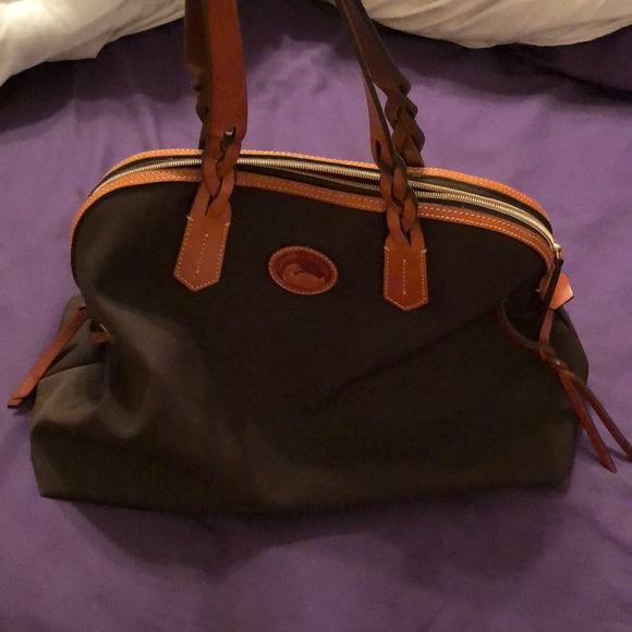 Dooney & Bourke carry bag/purse - Picture 2 of 4